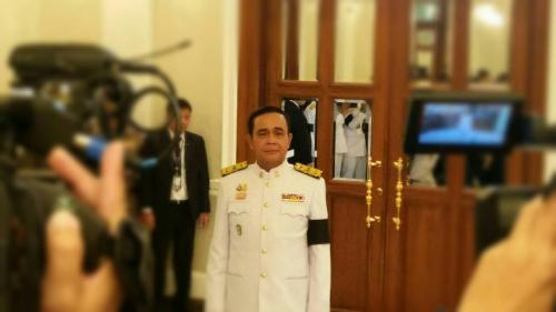 Cédula Real designa como vigésimo noveno Primer Ministro al General Prayut Chan-o-cha, para un segundo mandato.