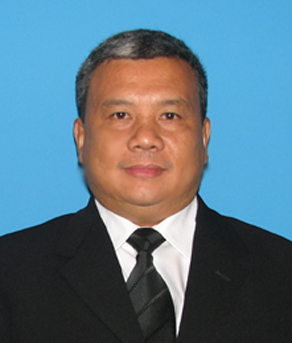 นายเรวัต อารีรอบ