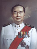 ๑๘.นายจารุบุตร เรืองสุวรรณ